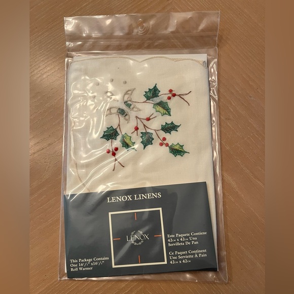 Lenox Other - Vintage Lenox Linens Christmas Holiday embroidered roll warmer liner.